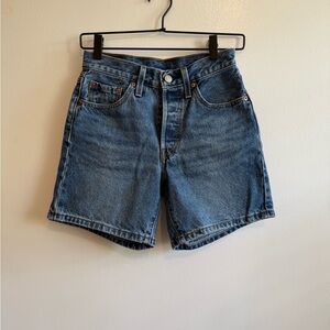 Levi’s Mid Thigh 501 Shorts, Size 24